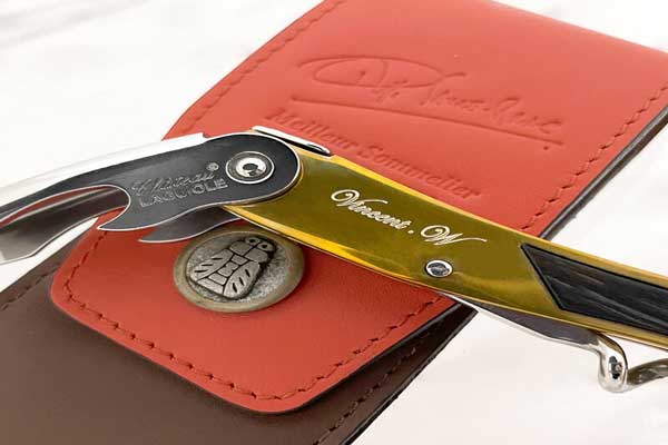 خدمات حکاکی لوگو روی فلزات و غیر فلز