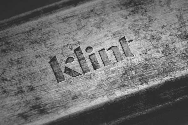 خدمات حکاکی لوگو روی فلزات و غیر فلز