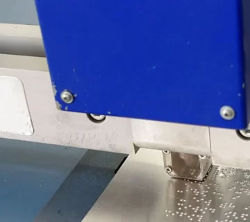 دستگاه های حکاکی ضربه ‌ای بیشتر کجا استفاده میشود؟