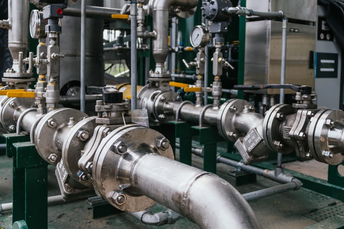 ساخت شیر آلات صنعتی با استفاده از دستگاه های حکاکی 